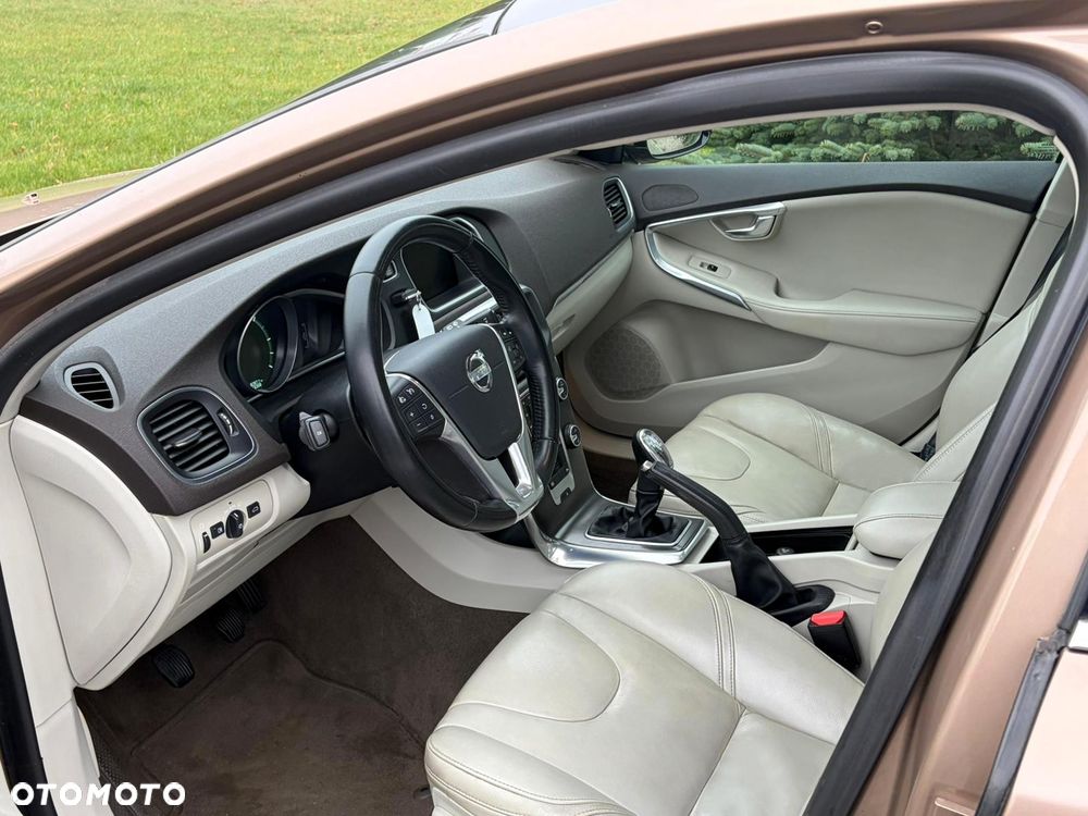 Volvo V40 D2 Summum - 12