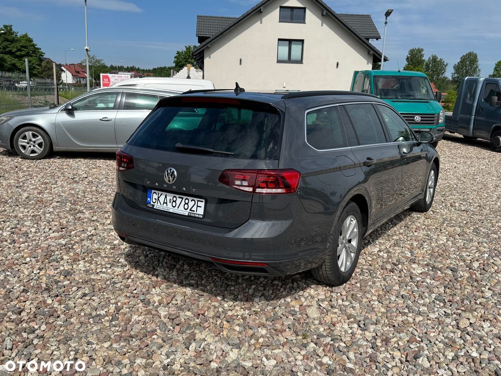 Volkswagen Passat 2.0 TDI SCR DSG Elegance - 9
