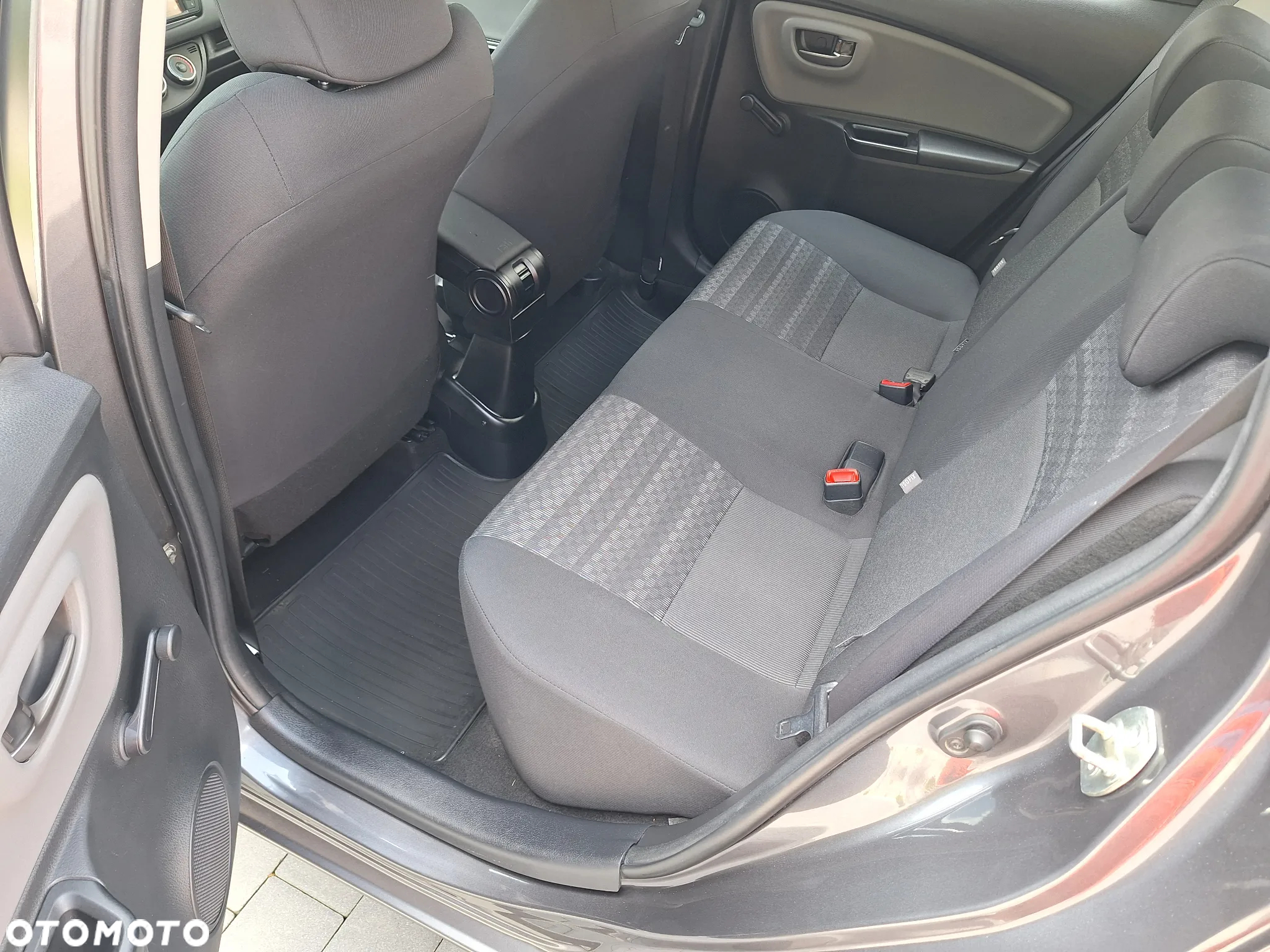 Toyota Yaris 1.33 Premium - 23