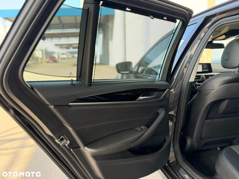 BMW Seria 5 530i Sport Line - 17