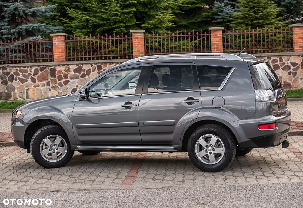 Mitsubishi Outlander - 10