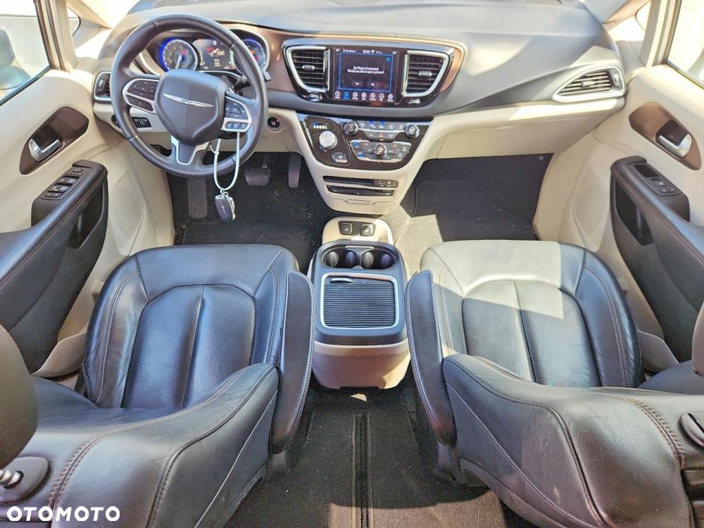 Chrysler Pacifica - 7