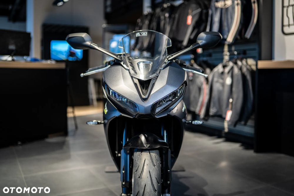 Triumph Daytona - 22