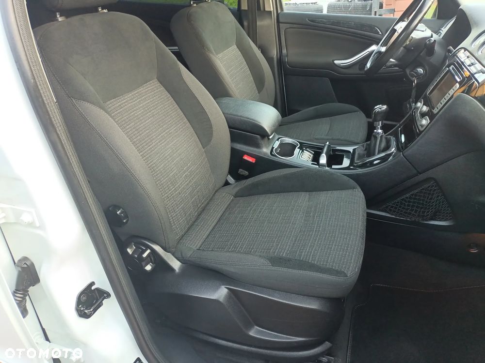 Ford Galaxy 2.0 TDCi Ghia - 12