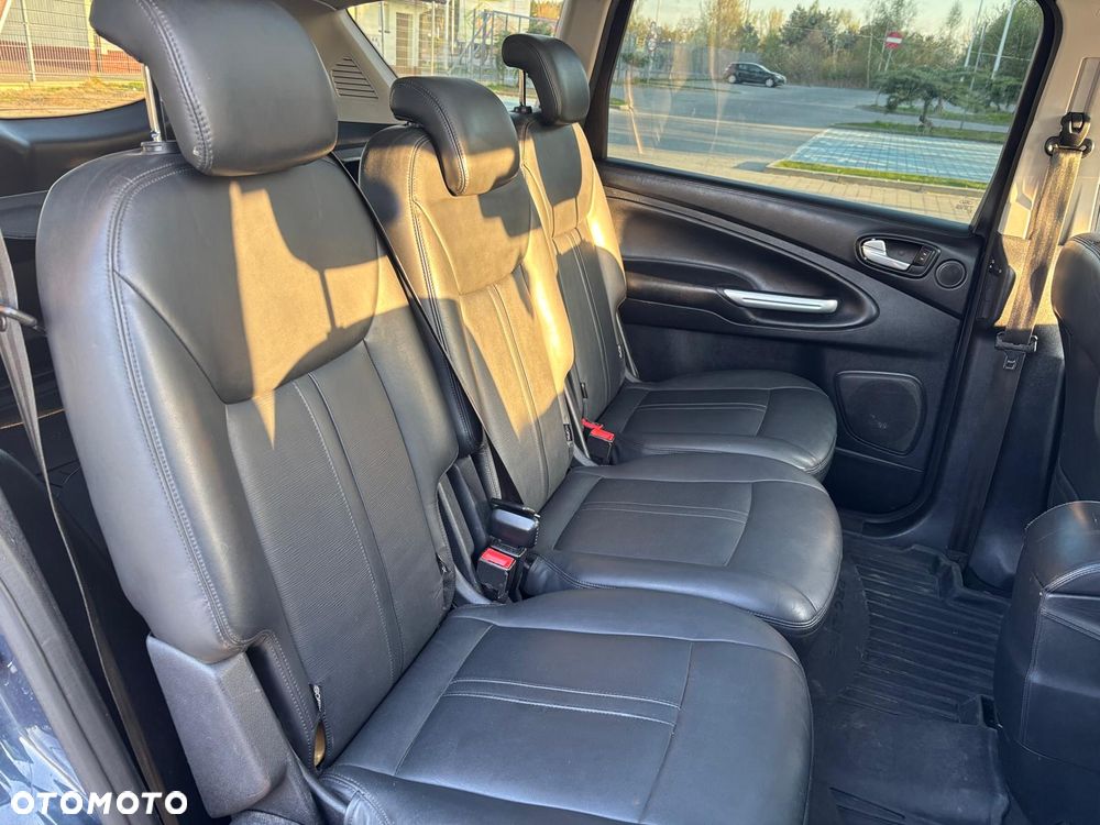 Ford S-Max 2.0 TDCi DPF Titanium - 13