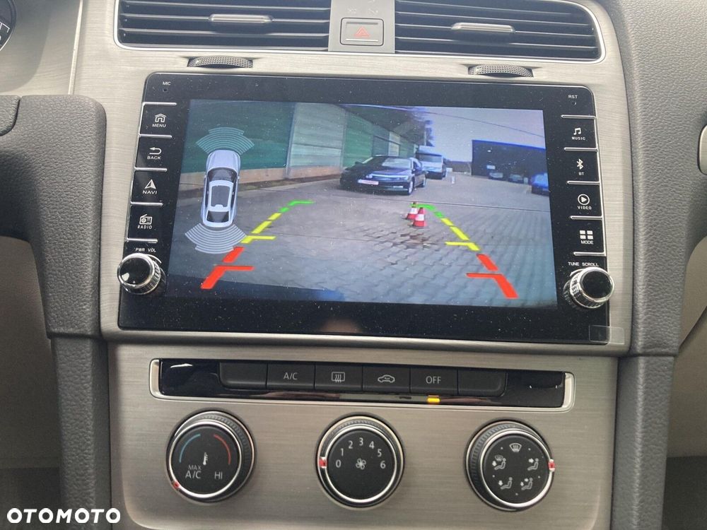 Volkswagen Golf 1.2 TSI BMT Comfortline - 21