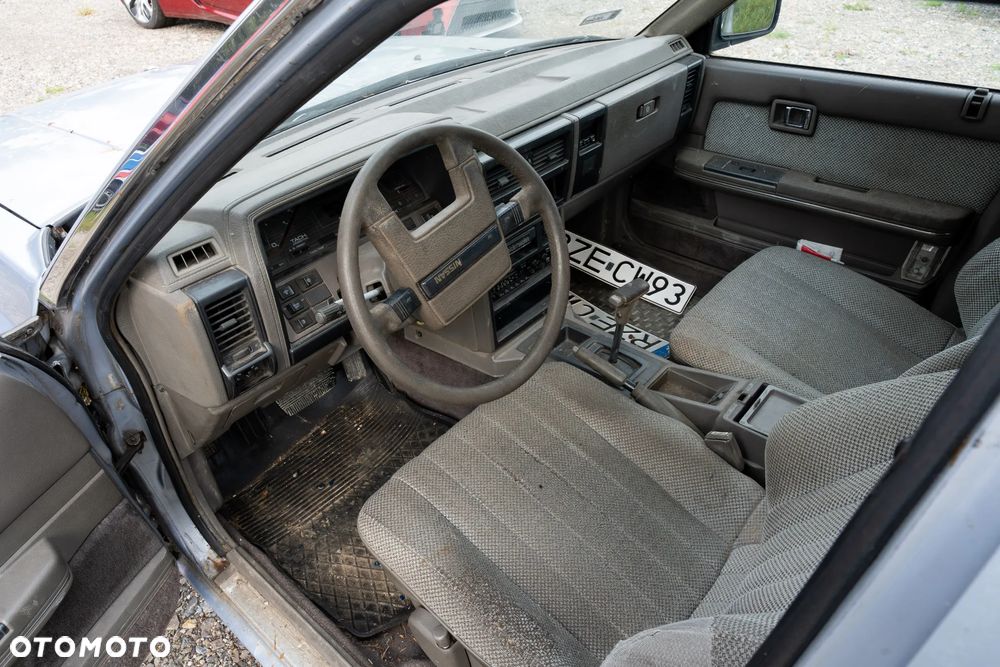 Nissan Laurel - 15