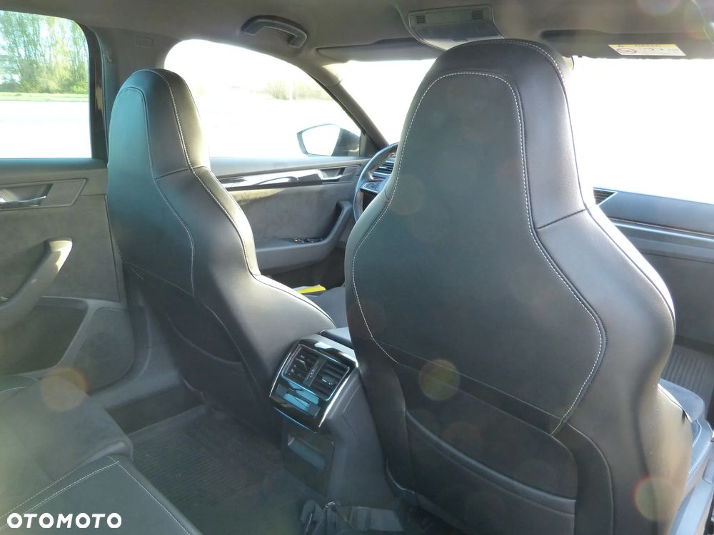 Skoda Superb 1.8 TSI Sportline - 11