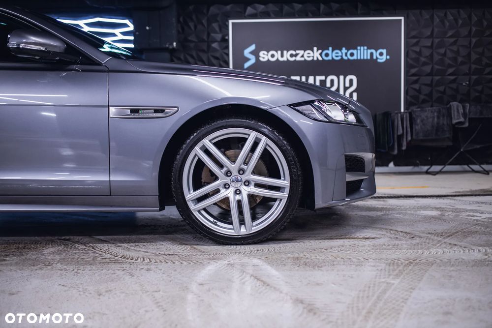 Jaguar XF 2.0 i4D AWD R-Sport - 8