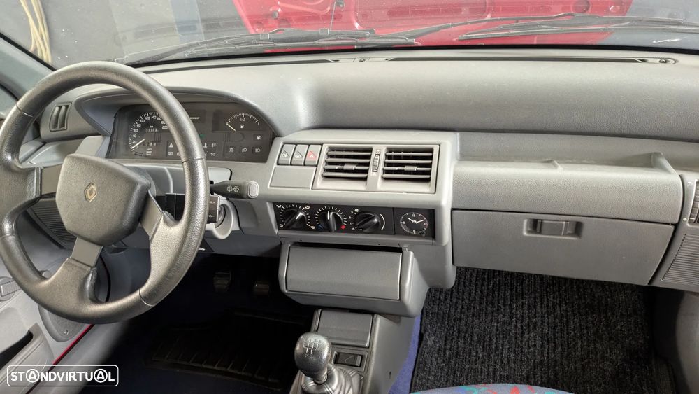 Renault Clio 1.2 RT - 14
