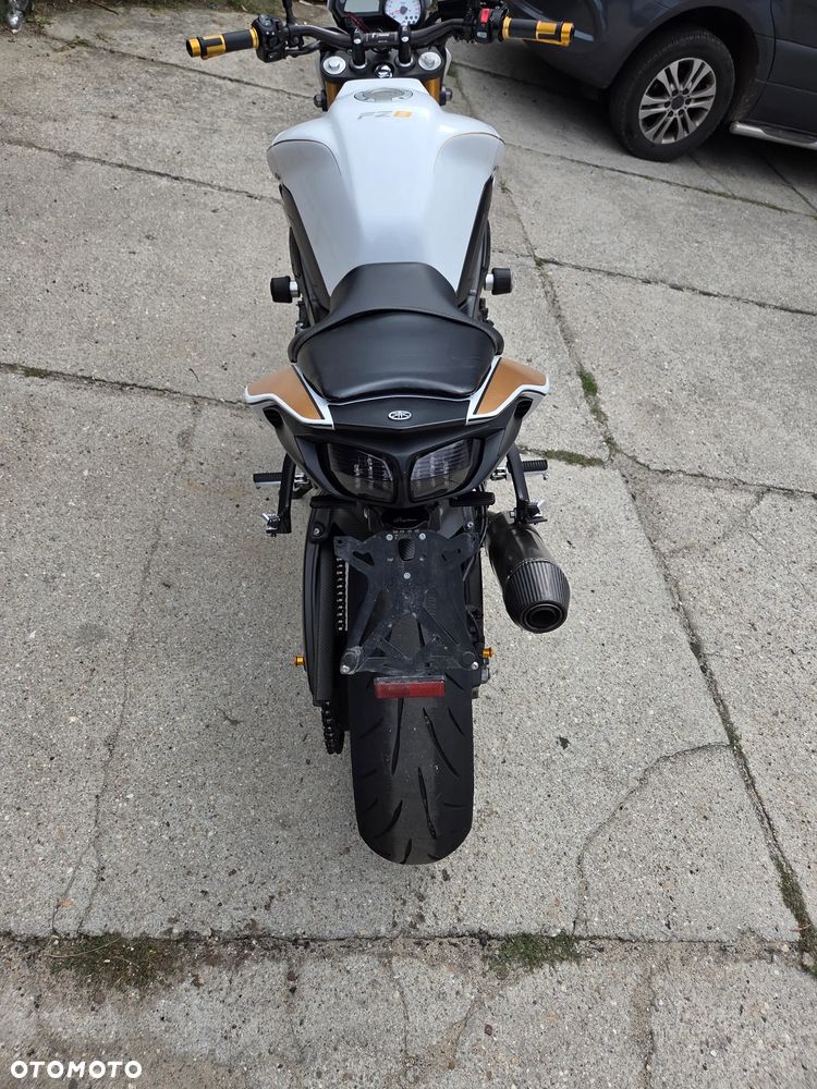 Yamaha FZ8 - 7