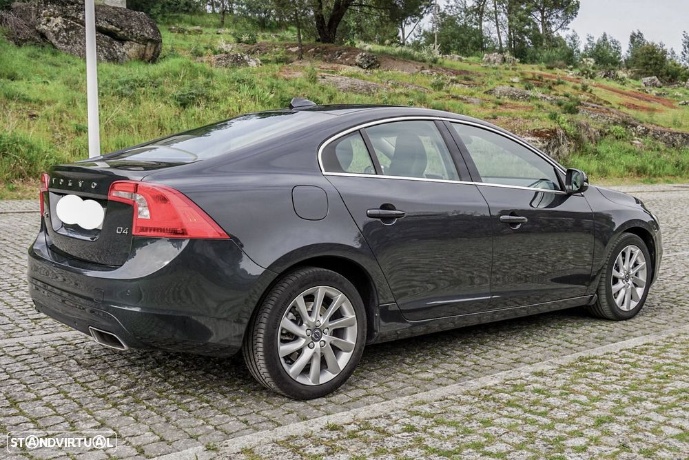 Volvo S60 2.0 D4 Momentum Geartronic - 18