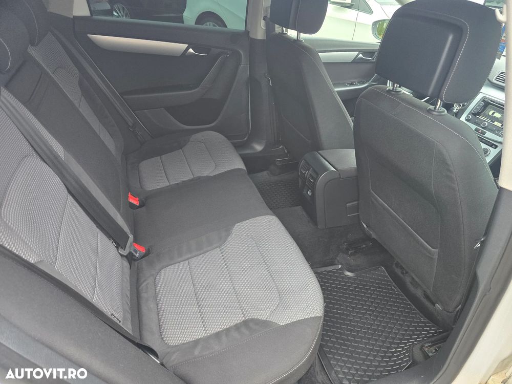 Volkswagen Passat Alltrack 2.0 TDI 4Motion BlueMotion Tec - 12