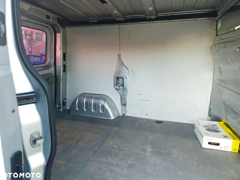 Opel VIVARO 2.0 cdti KLIMATYZACJA - 18