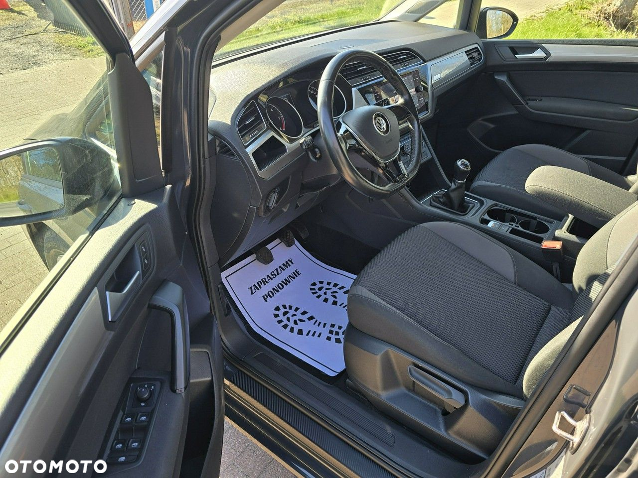 Volkswagen Touran - 17