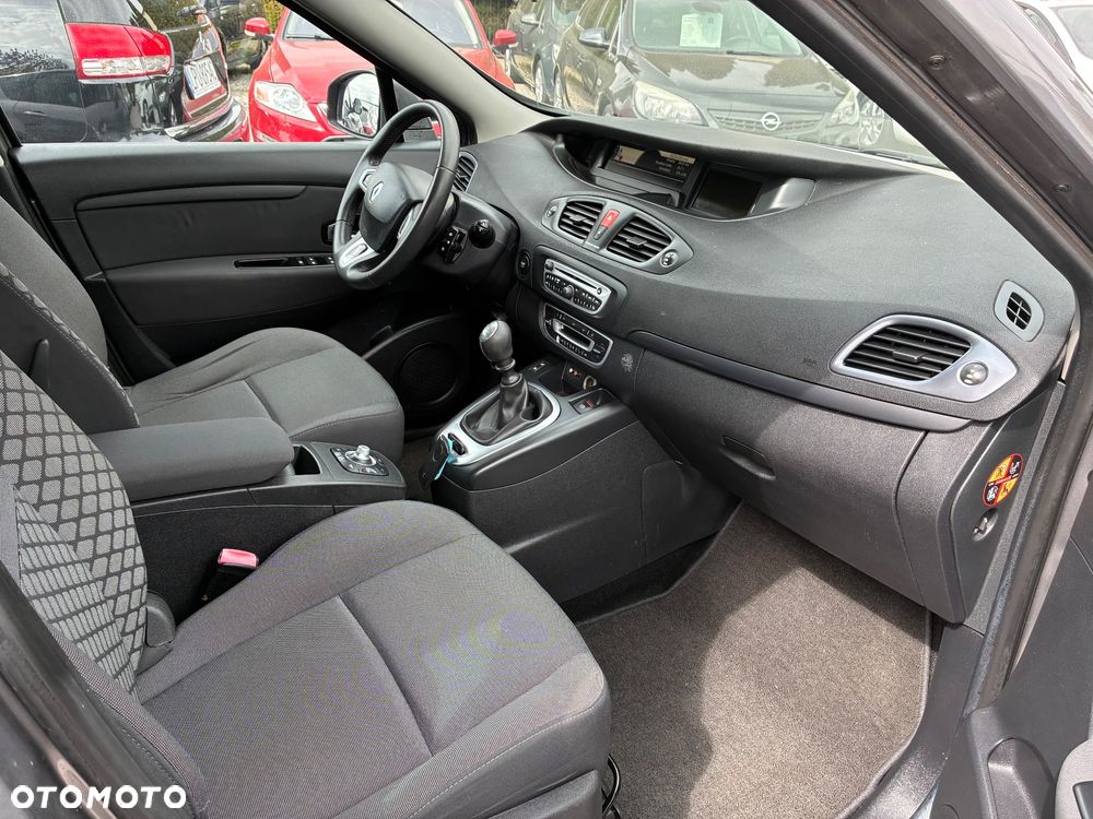Renault Scenic 1.6 16V 110 Authentique - 11