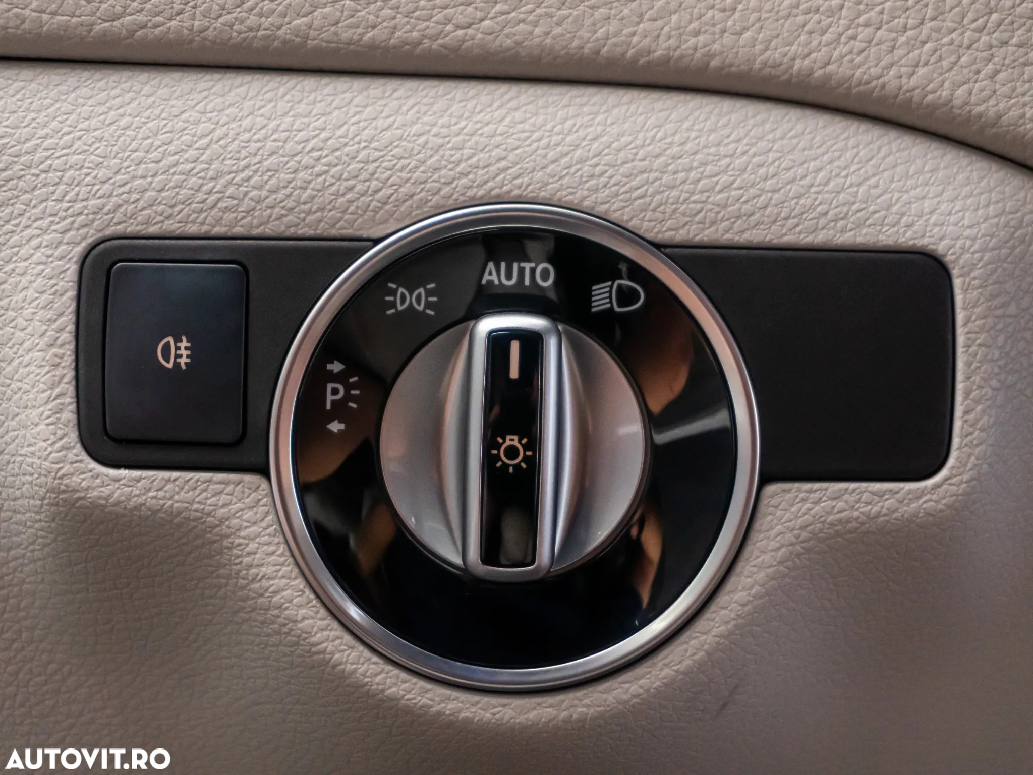 Mercedes-Benz GLA 220 4MATIC - 25