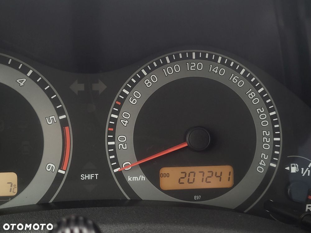 Toyota Auris 2.0 D-4D Prestige - 21
