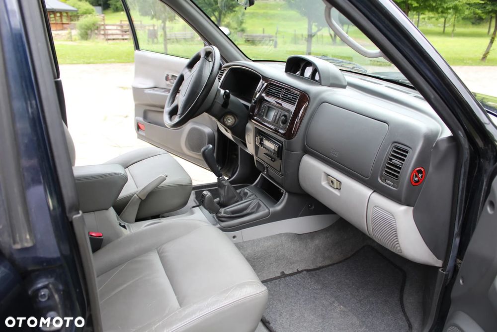 Mitsubishi Pajero Sport 2.5 TD Classic - 24