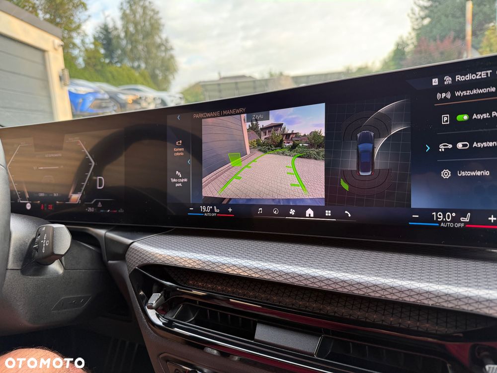 BMW Seria 3 330i xDrive M Sport - 28