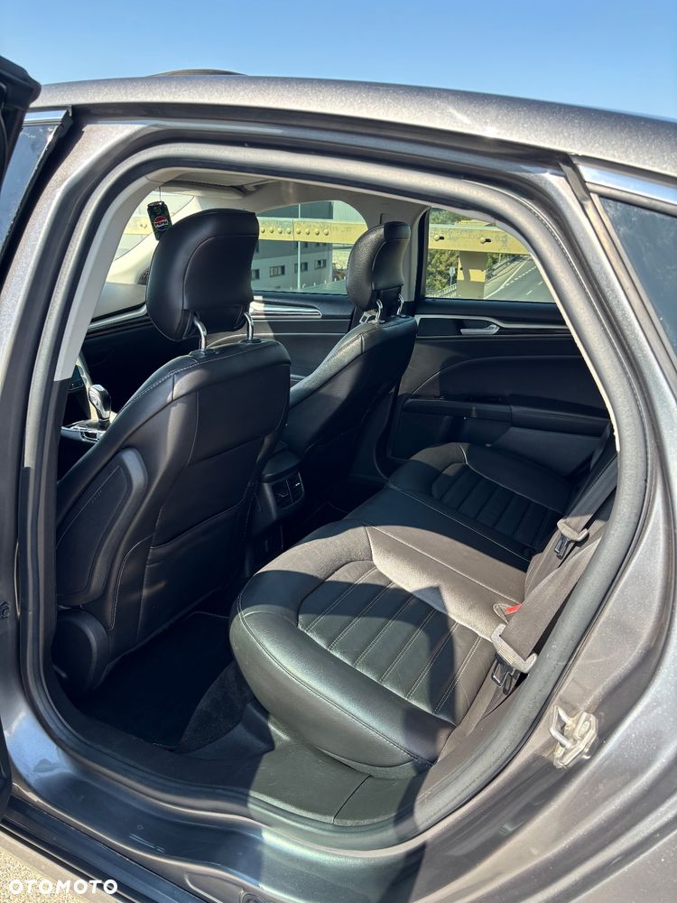 Ford Fusion - 15