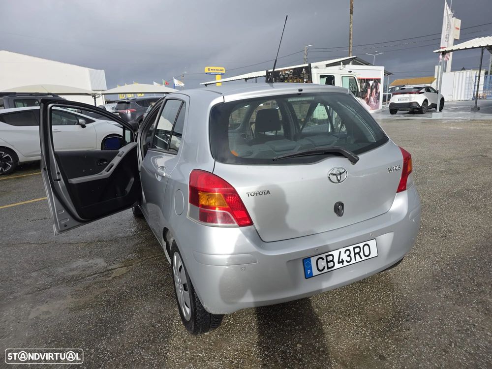 Toyota Yaris 1.4 D-4D Executive - 9