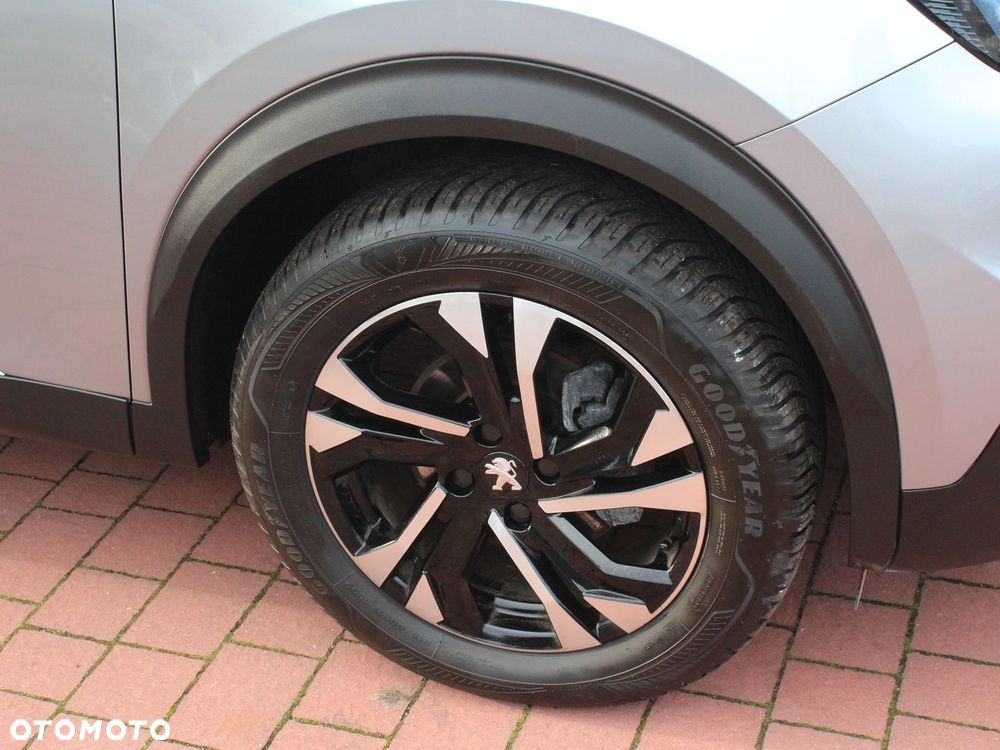 Peugeot 2008 1.2 PureTech Allure S&S EAT8 - 17