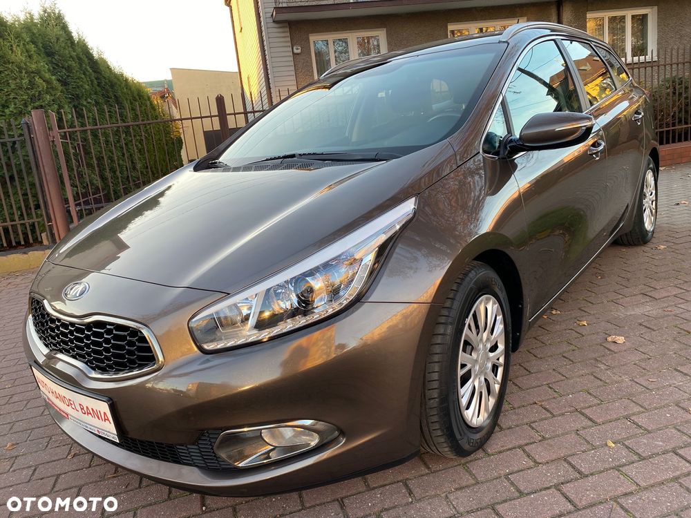 Kia Ceed 1.6 GDI Dream Team Edition - 13