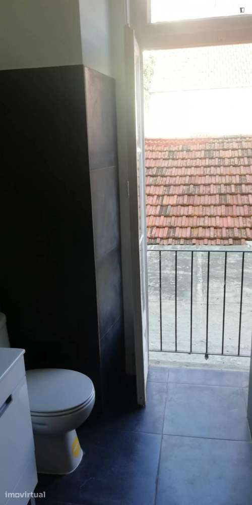 Quarto - localizado em Anjos Lisbon - Grande imagem: 5/27