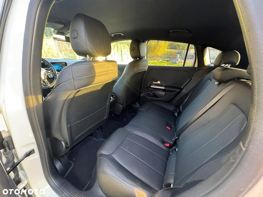 Mercedes-Benz GLA 250 8G-DCT - 29