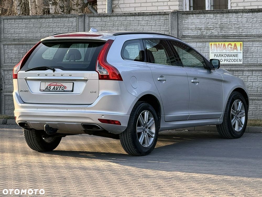 Volvo XC 60 D4 Momentum Pro - 37
