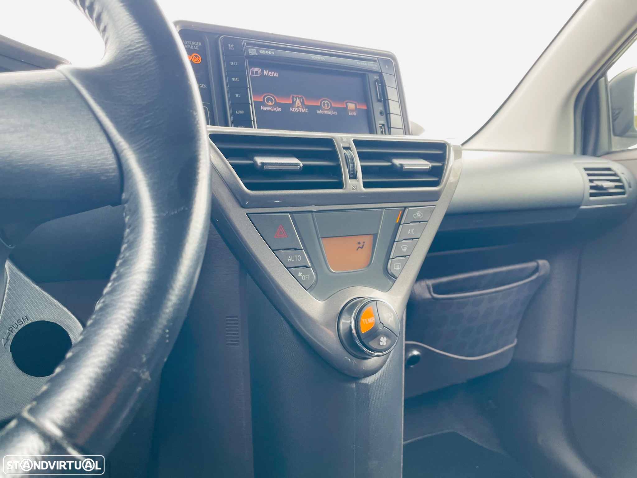 Toyota iQ 1.0 VVT-i 2 NAVI+Bluetooth - 21