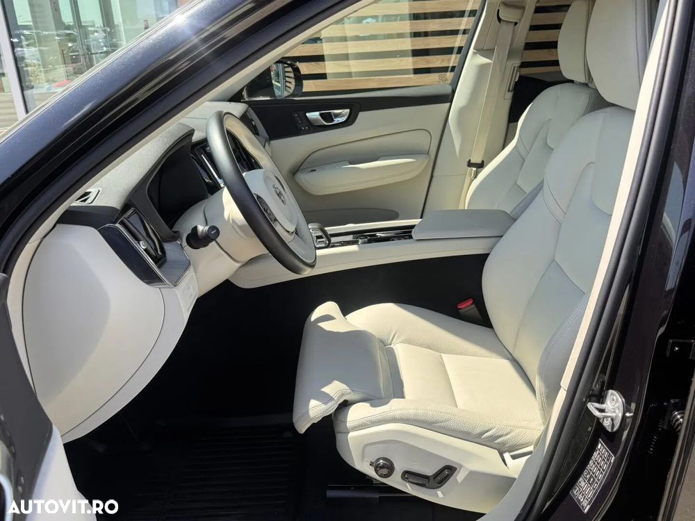 Volvo XC 60 B5 AT AWD MHEV Plus Dark - 13