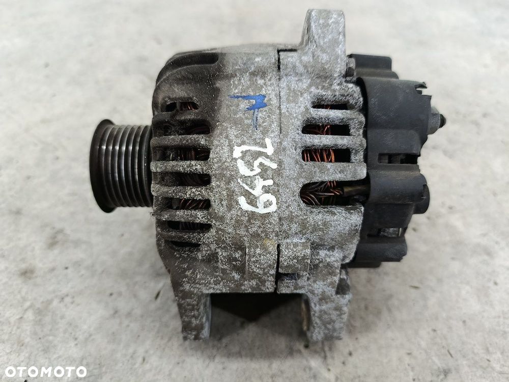 ALTERNATOR RENAULT SCENIC II 8200410671 TG11C040  VALEO 2.0 16V - 1