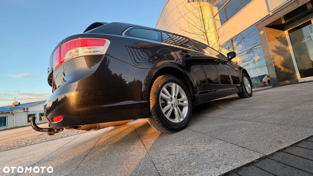 Toyota Avensis 2.0 Multidrive S Executive - 16