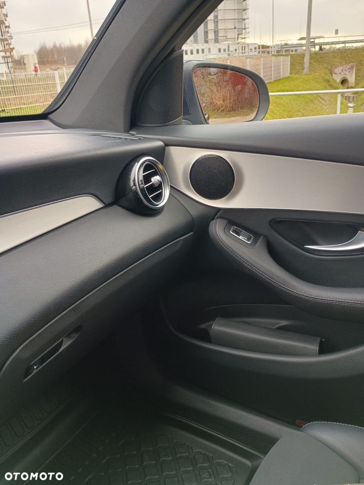 Mercedes-Benz GLC 220 d 4Matic 9G-TRONIC AMG Line - 28