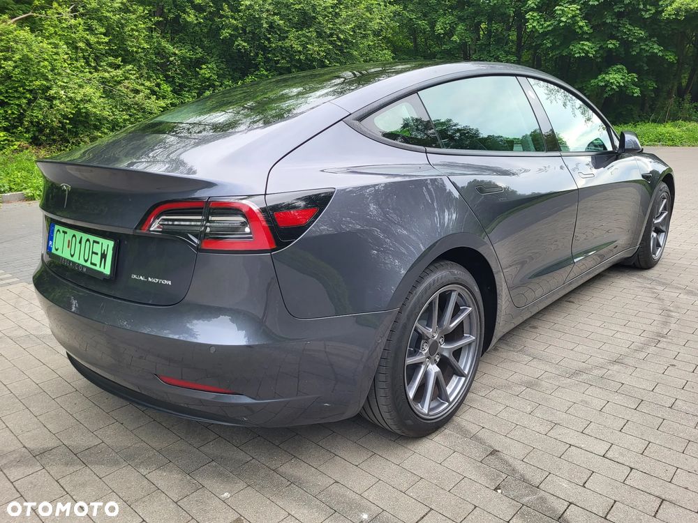 Tesla Model 3 - 1