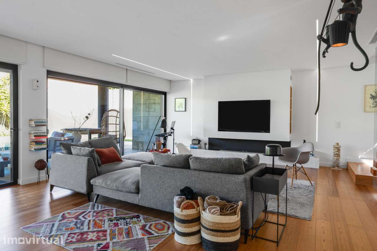 Moradia T5 Contemporânea com Piscina e Jardim | Birre, Cascais - Grande imagem: 4/50