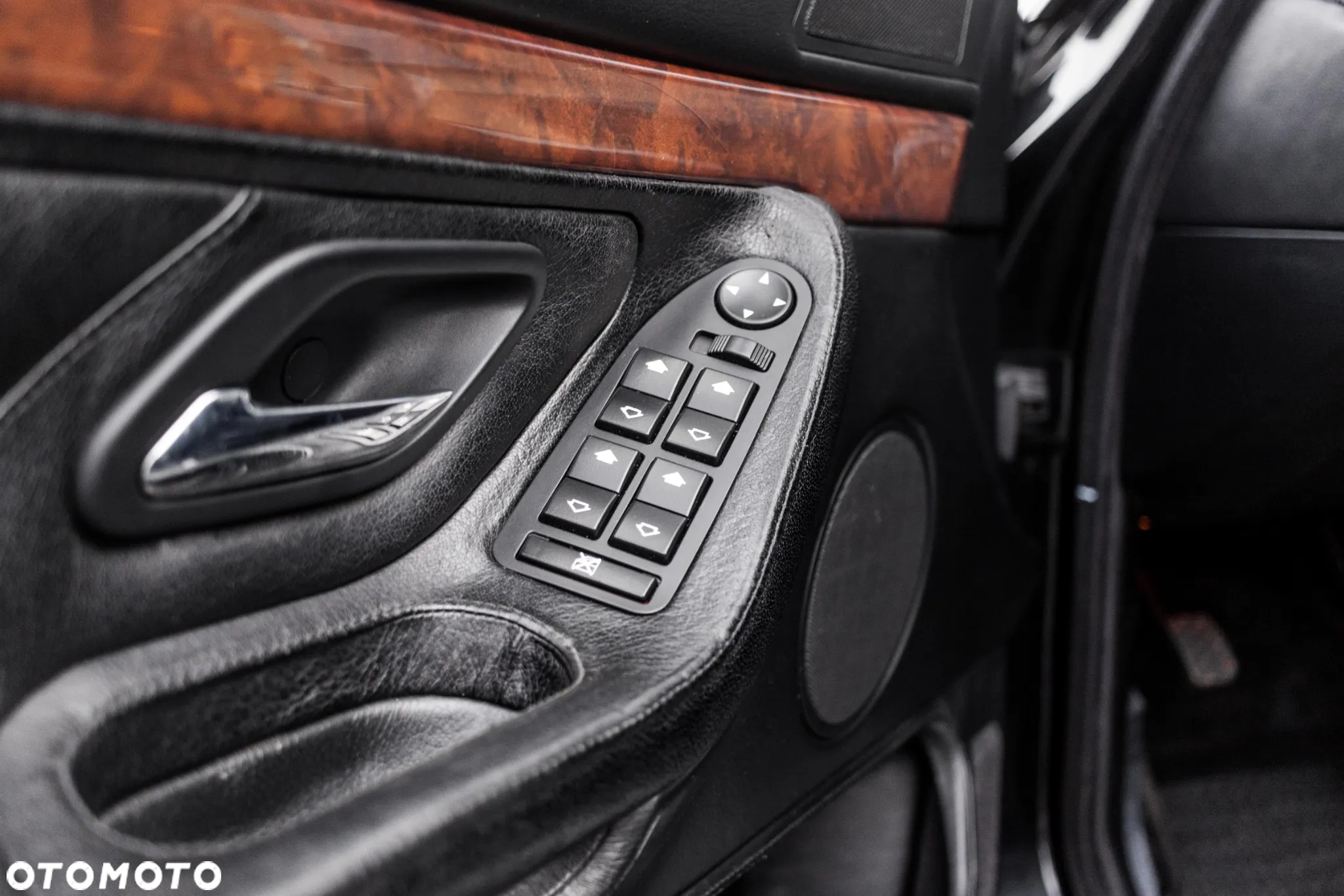 BMW Seria 7 750i - 33