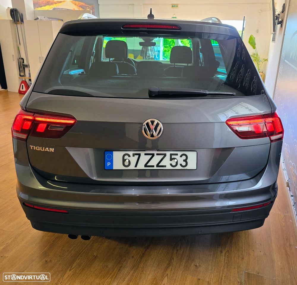 VW Tiguan 1.5 TSI Confortline - 12