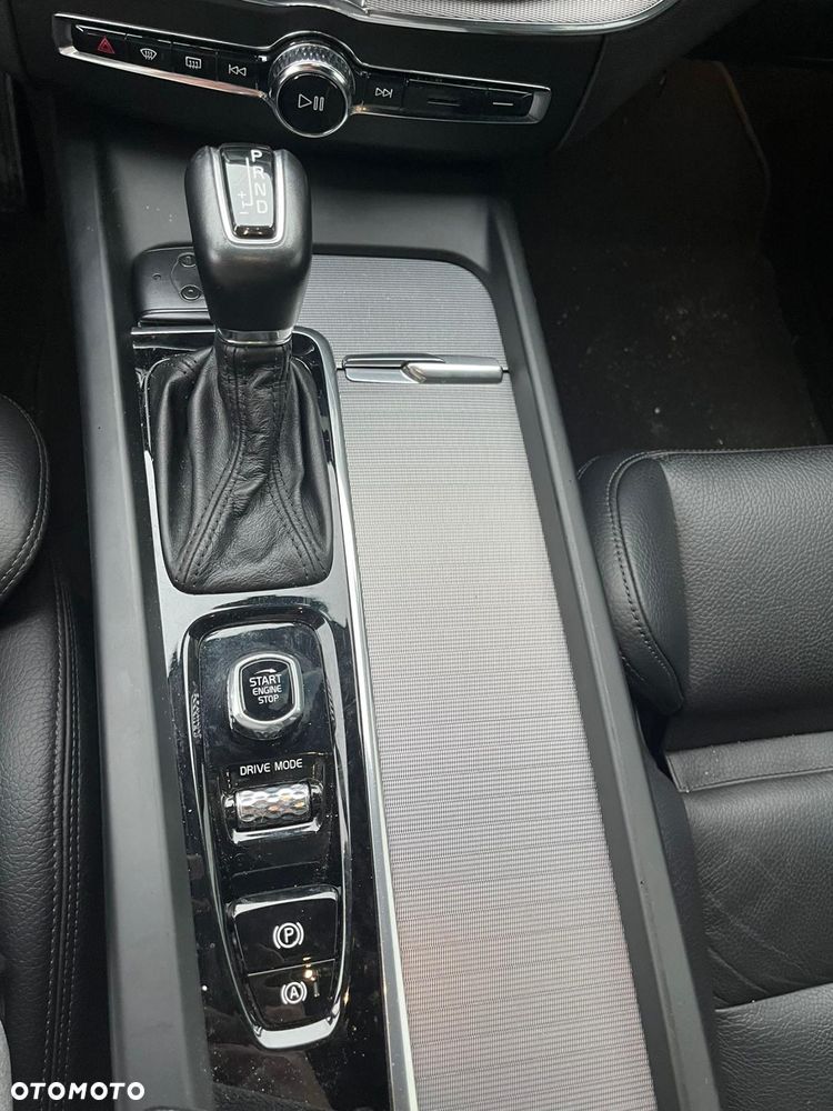 Volvo XC 60 D5 AWD Inscription - 8