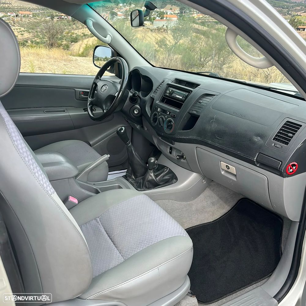 Toyota Hilux 2.5 D-4D 120 CV 4x4 - 4 Lugares - 14