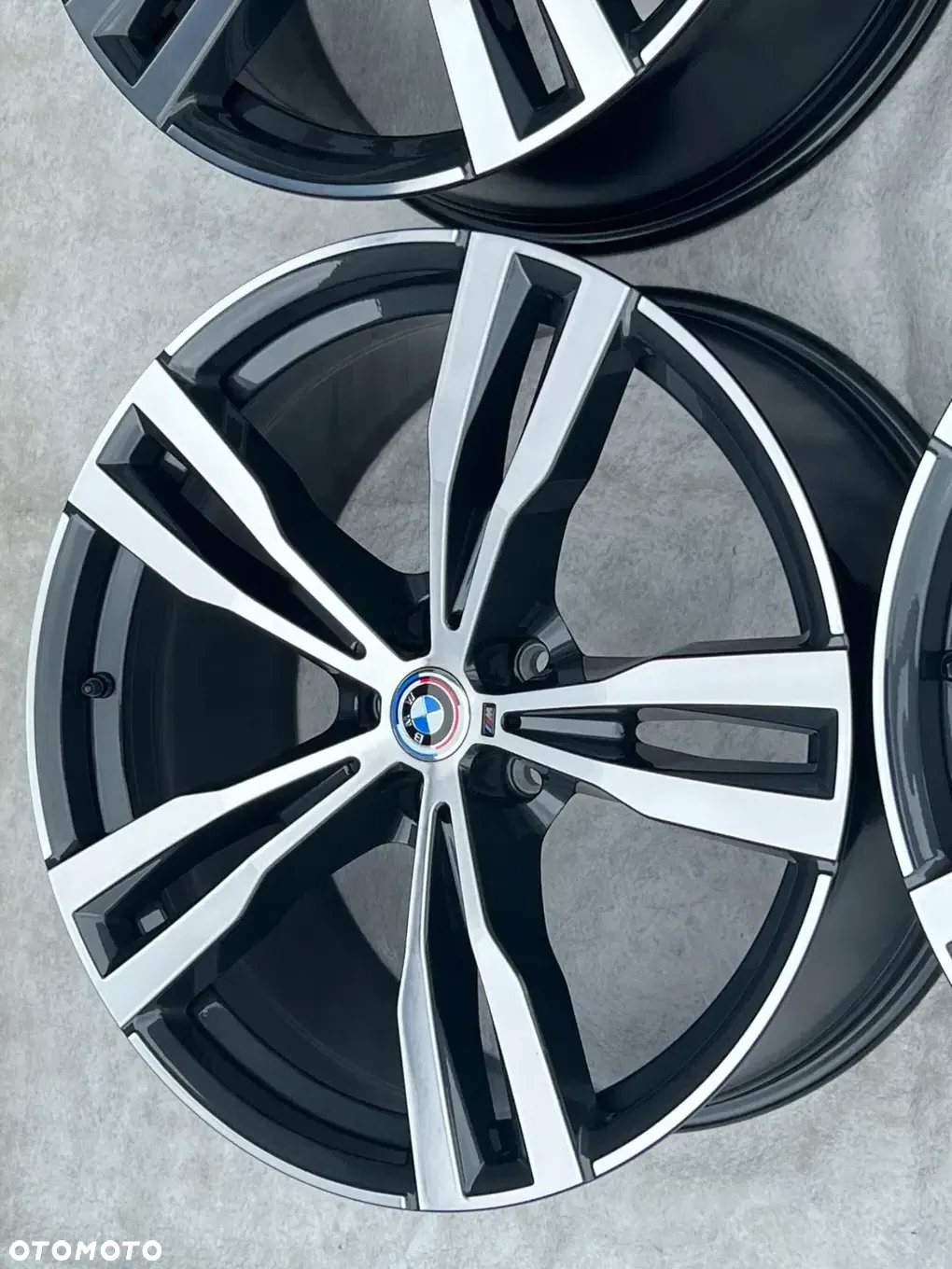 Oryginalne nowe  Felgi BMW X7 X5 X6 9,5x21et36 8074220 - 2