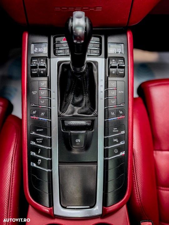 Porsche Macan Turbo PDK mit Performance Paket - 22