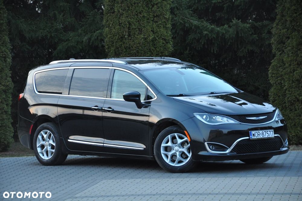 Chrysler Pacifica - 7