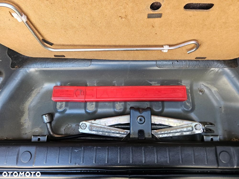 Suzuki Jimny 1.5 DDiS Comfort - 27