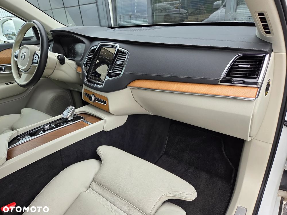 Volvo XC 90 - 35