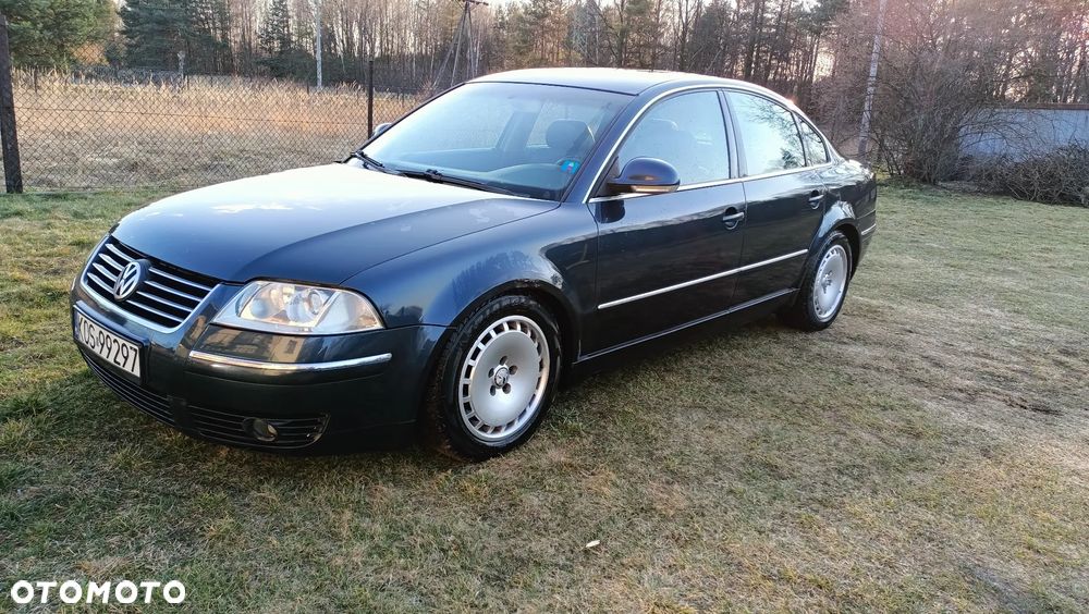 Volkswagen Passat 2.5 TDI 4Mot Highline - 5