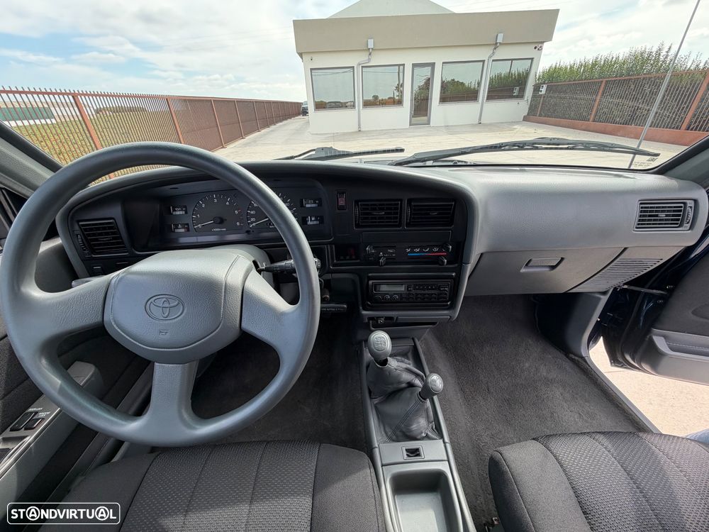 Toyota Hilux 2.4 D LN145LPT Cab Dupla - 39