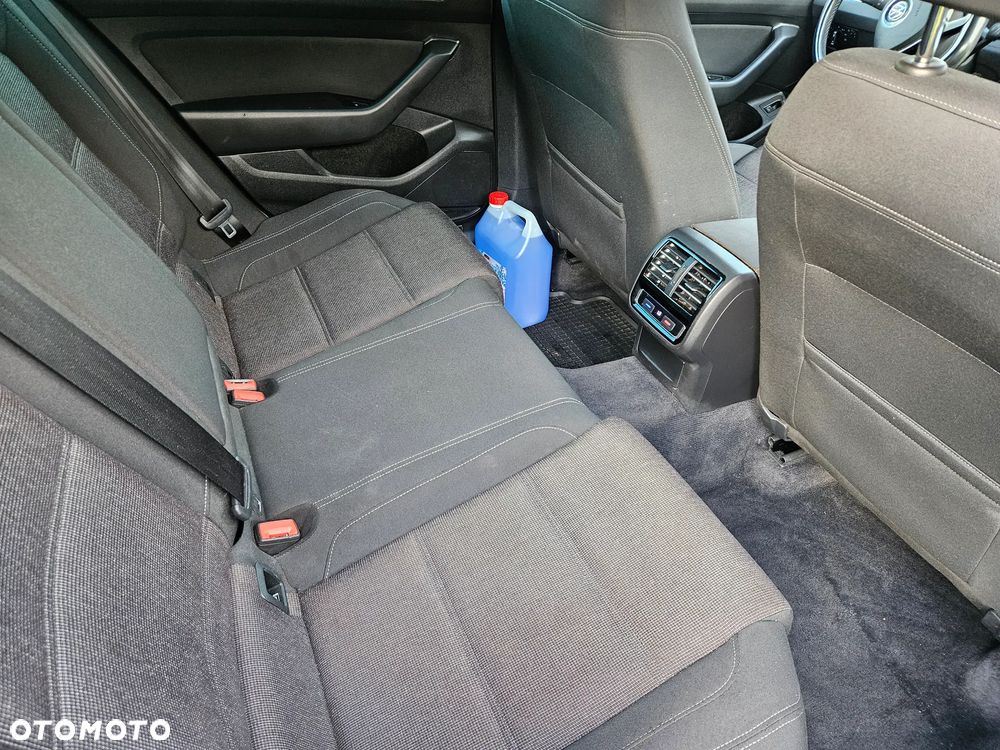 Volkswagen Passat Variant 2.0 TDI Comfortline DSG - 23